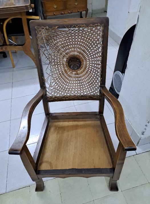פנים הגלריה של טוני אשקר – ואדי ניסנאס חיפה